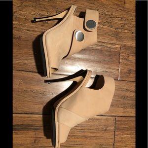 L.A.M.B. Cream Leather Snap Booties Size 7.5